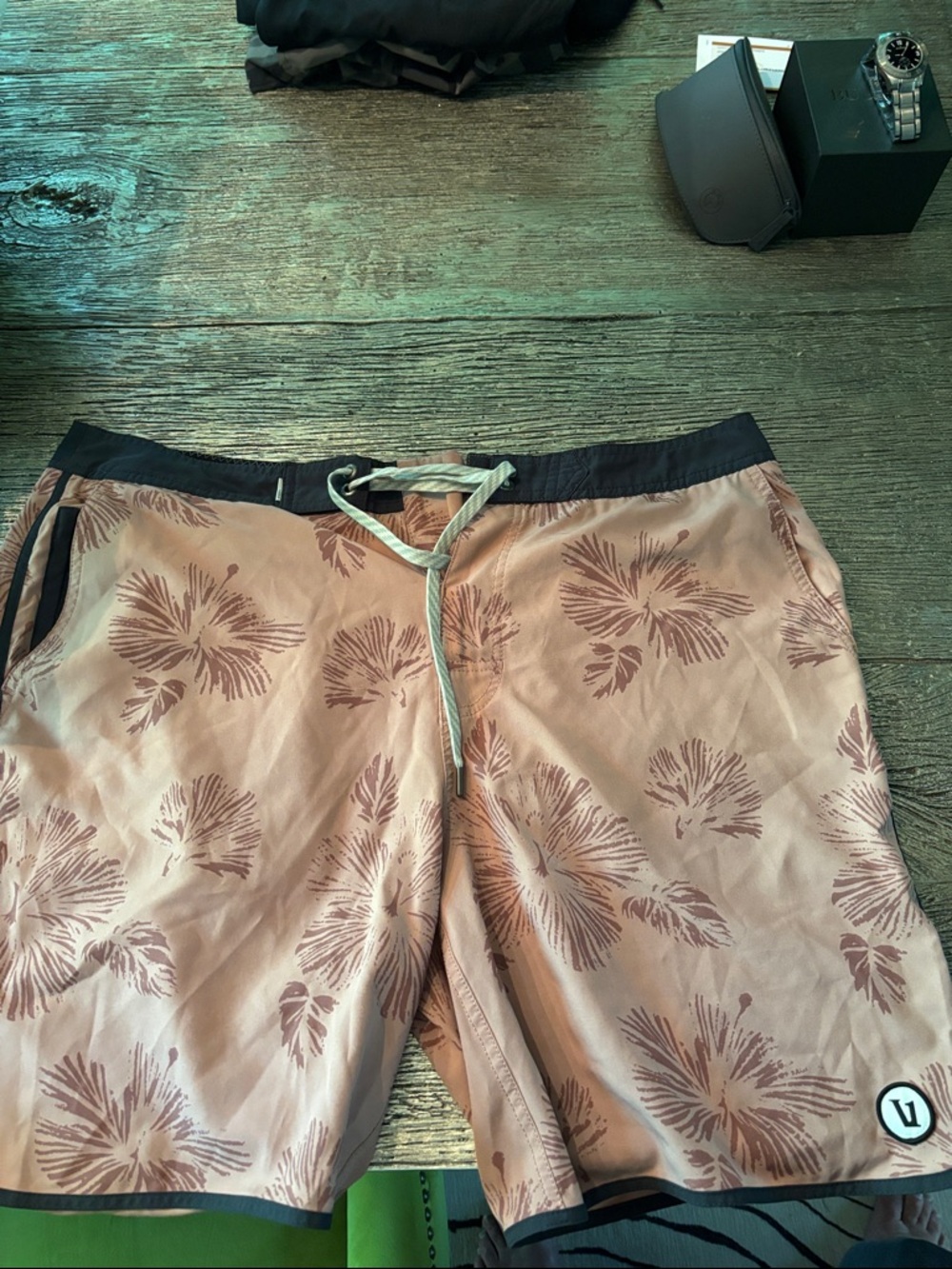 Men's Large Vuori swim/shorts unlined